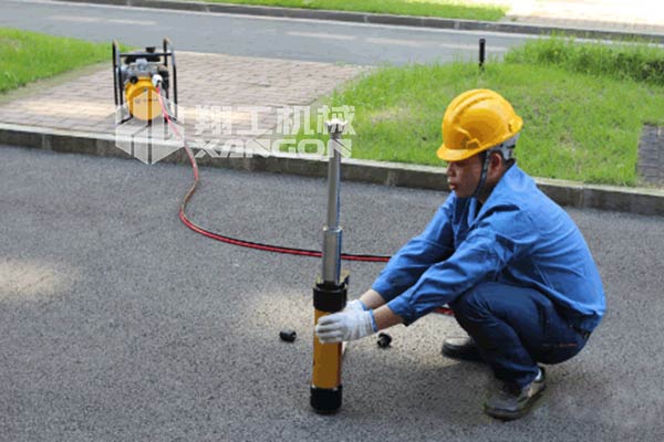 雙(shuang)擊液壓頂杆(gǎn)