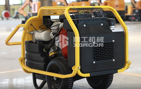 液壓(yā)動力站(zhàn).jpg 液壓動(dong)力站.jpg